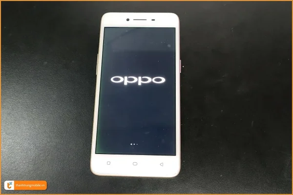 oppo-a37-treo-logo-can-chay-lai-phan-mem