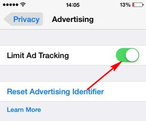 Gạt sáng nút On mục Limit Ad Tracking