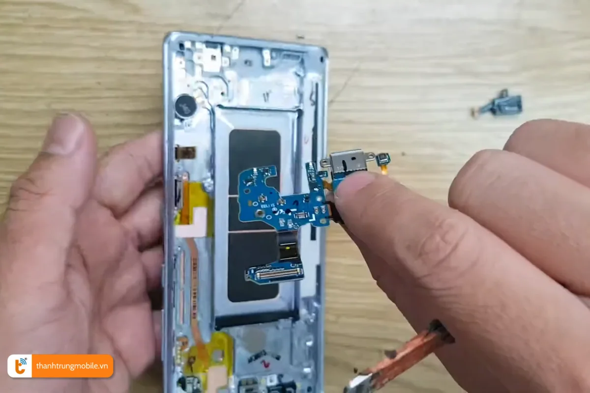 Thay chân sạc Samsung Galaxy Note 8