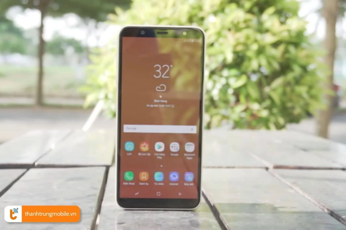 Thay mặt kính Samsung J8