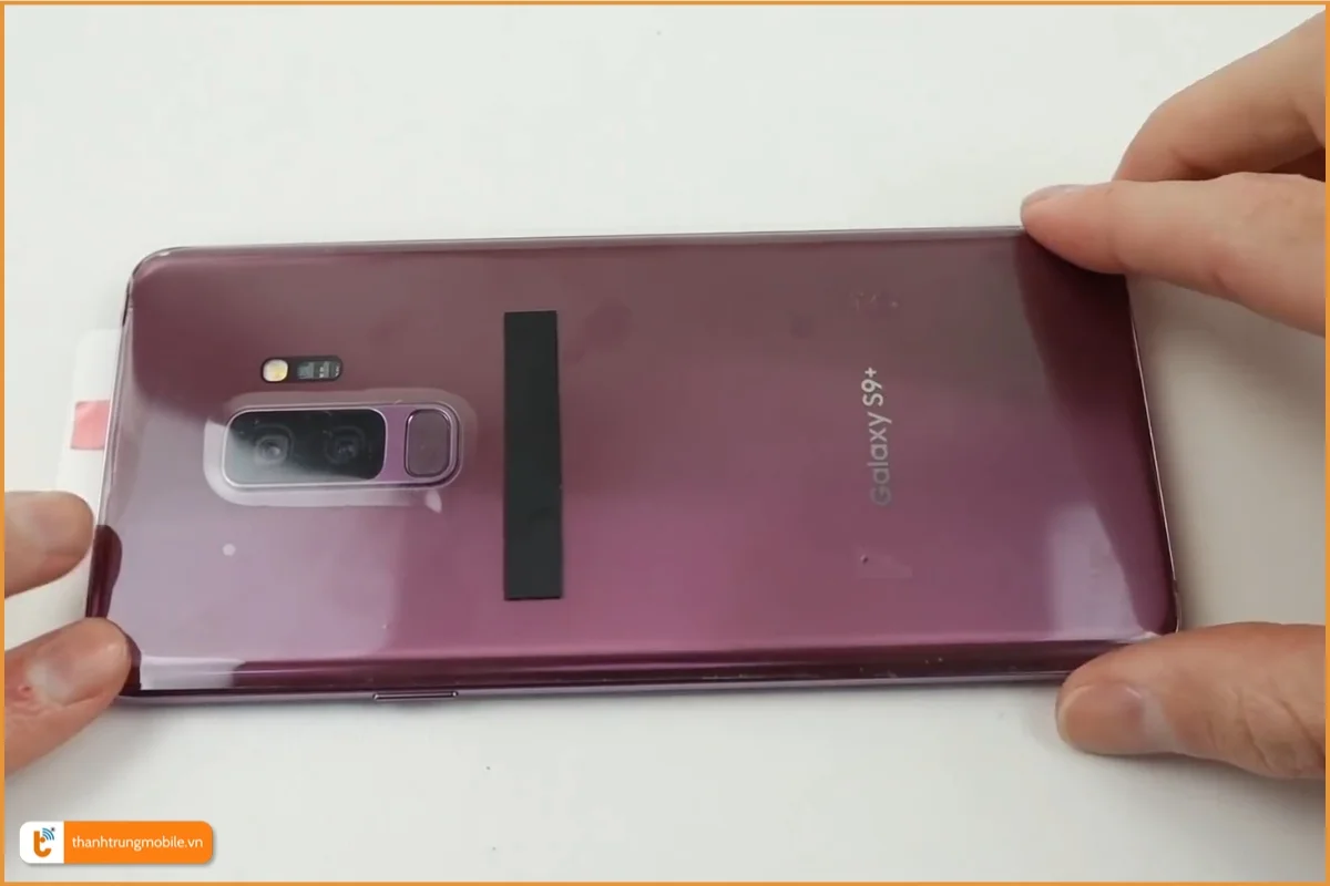 Thay nắp lưng Samsung Galaxy S9 Plus