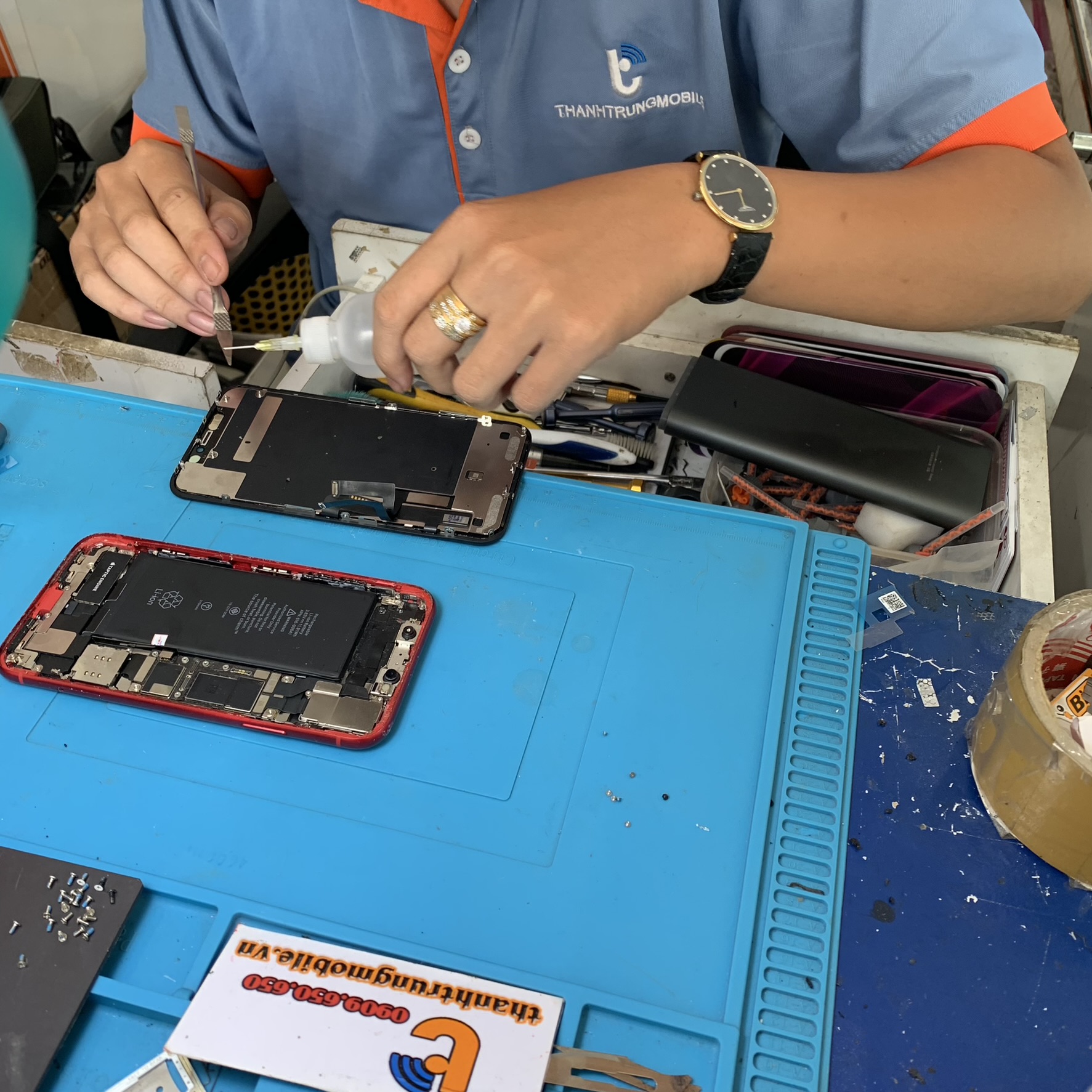 thay-pin-iphone-chinh-hang