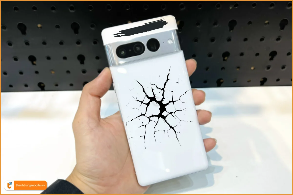 Vỏ Google Pixel 7 Pro trầy xướt, bong tróc sơn cần thay mới